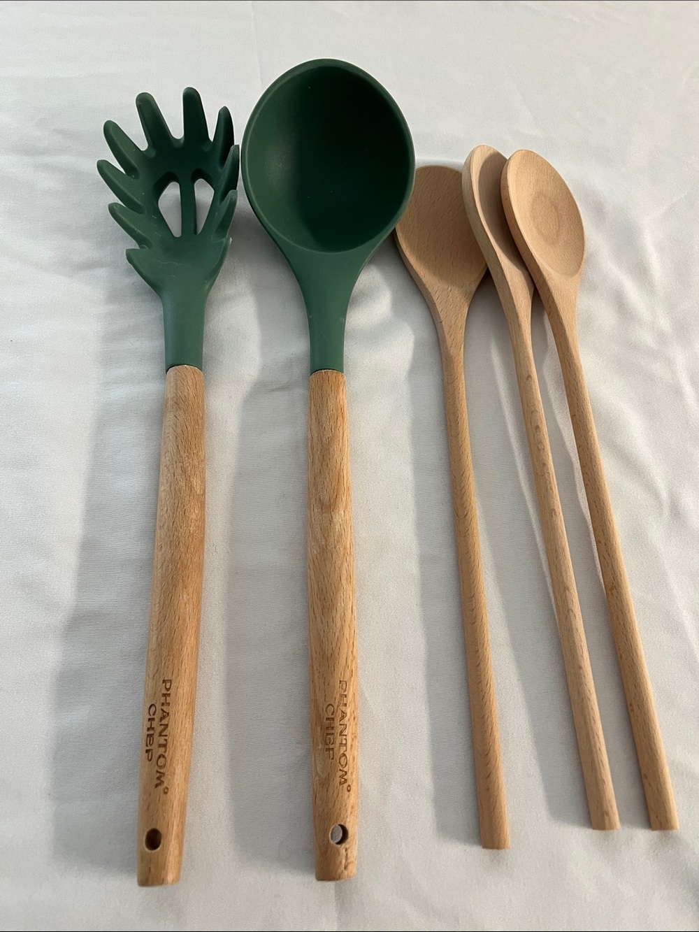 2 phantom chef w/3 unbranded wooden spoons